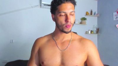 kris_khalifahot live cam on Cam4