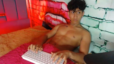 krish_ruselly7 live cam on Cam4