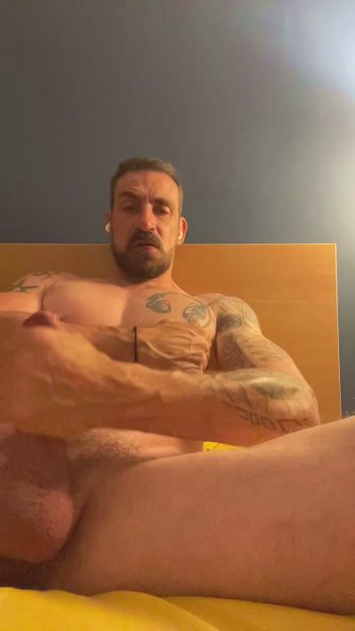 kubearfr live cam on Cam4