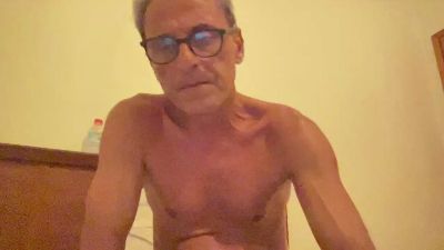 kucukessek73 live cam on Cam4