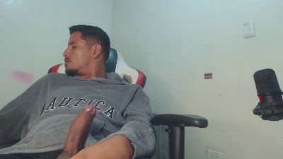 kylian_07 live cam on Cam4