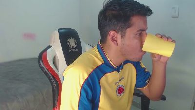 kylian_07 live cam on Cam4