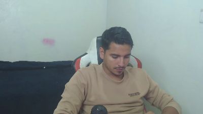 kylian_07 live cam on Cam4