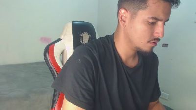 kylian_07 live cam on Cam4