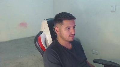kylian_07 live cam on Cam4