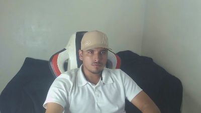 kylian_07 live cam on Cam4