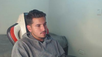 kylian_07 live cam on Cam4