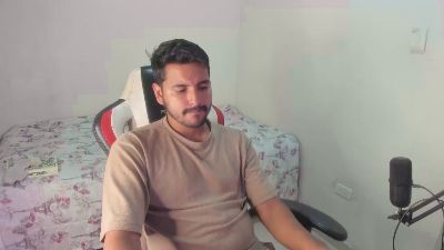 kylian_07 live cam on Cam4
