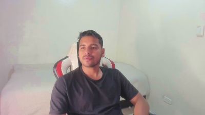 kylian_07 live cam on Cam4