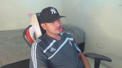 kylian_07 live cam on Cam4