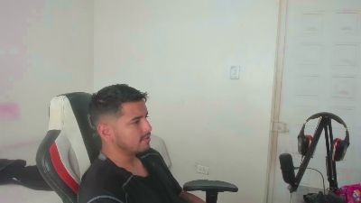 kylian_07 live cam on Cam4