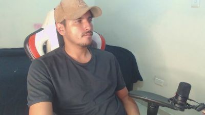kylian_07 live cam on Cam4