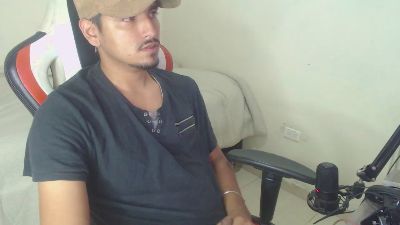 kylian_07 live cam on Cam4