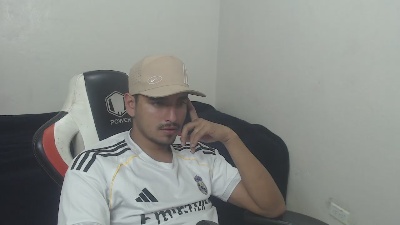 kylian_07 live cam on Cam4