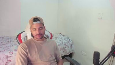 kylian_07 live cam on Cam4