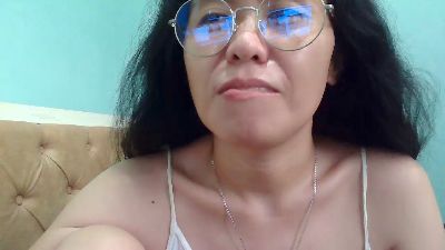 kylie696 live cam on Cam4
