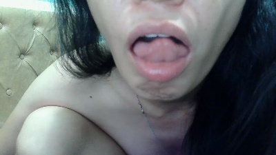 kylie696 live cam on Cam4