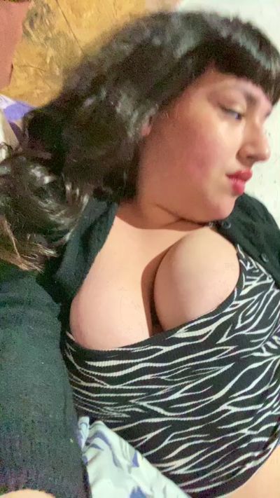 ladeldolar live cam on Cam4