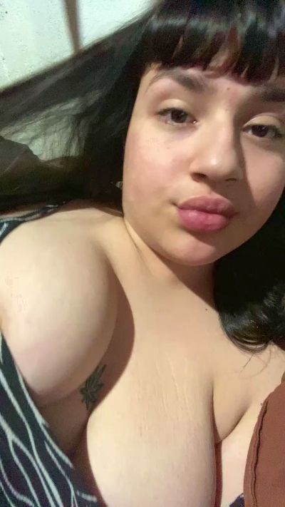 ladeldolar live cam on Cam4