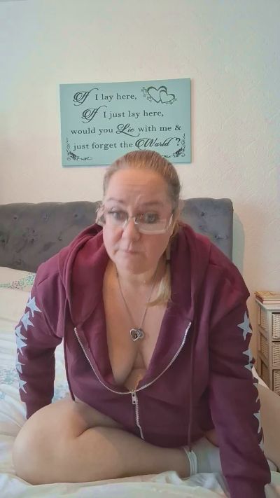 ladyfaye live cam on Cam4