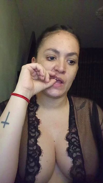 ladykyhara live cam on Cam4