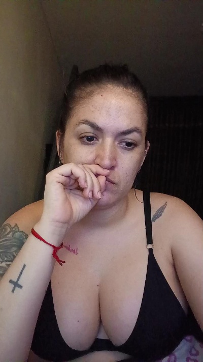 ladykyhara live cam on Cam4