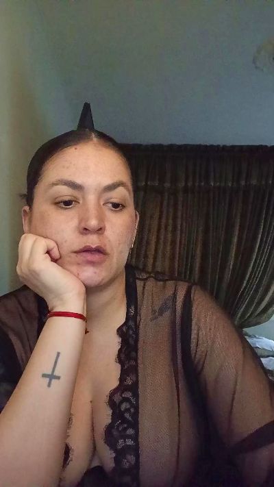 ladykyhara live cam on Cam4