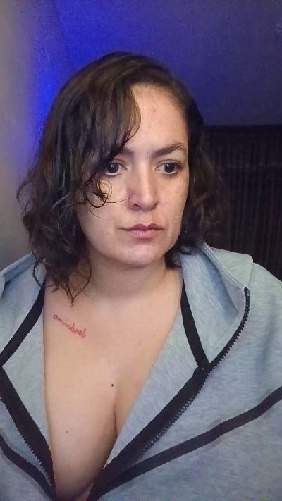 ladykyhara live cam on Cam4