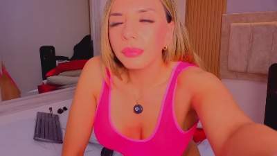 laiamilf live cam on Cam4