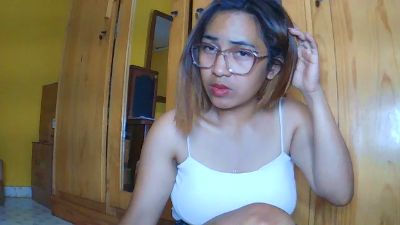 lalaina7 live cam on Cam4