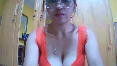 lalaina7 live cam on Cam4