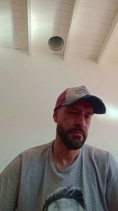 laliebre872 live cam on Cam4