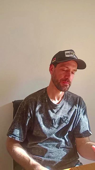 laliebre872 live cam on Cam4