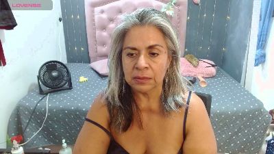 lalisha_96 live cam on Cam4