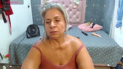 lalisha_96 live cam on Cam4