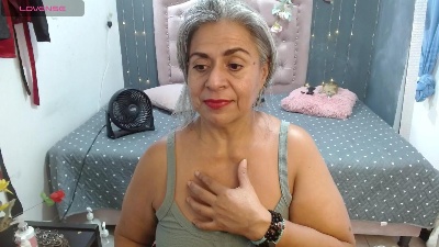 lalisha_96 live cam on Cam4