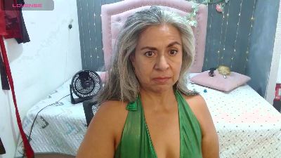 lalisha_96 live cam on Cam4