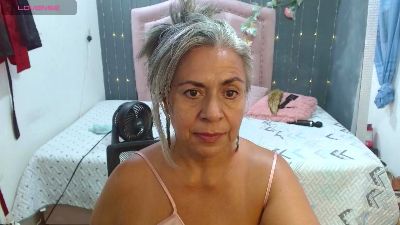 lalisha_96 live cam on Cam4