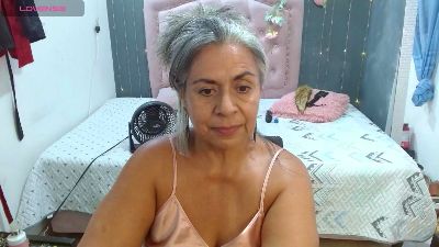 lalisha_96 live cam on Cam4