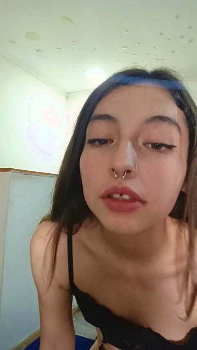 lamalasuerte444 live cam on Cam4