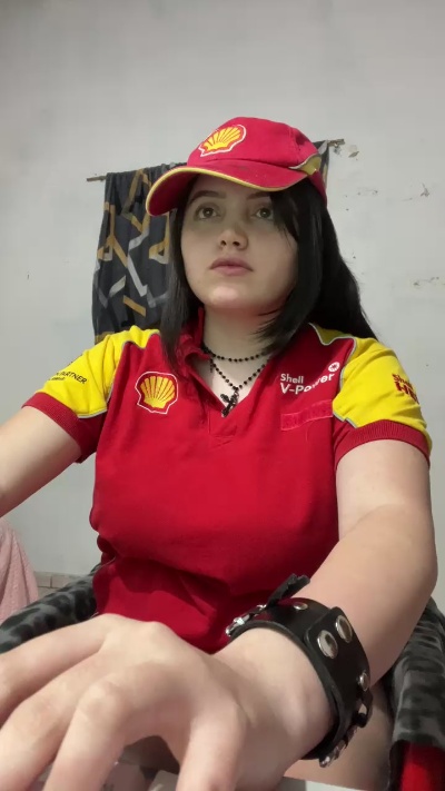 lapibadelashell live cam on Cam4