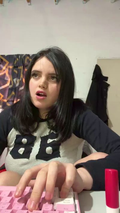 lapibadelashell live cam on Cam4