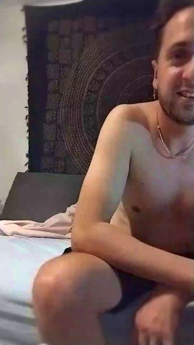 lapinchaud3801 live cam on Cam4