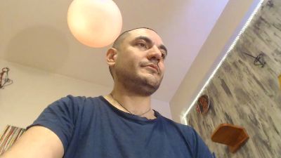 laplataversatil live cam on Cam4