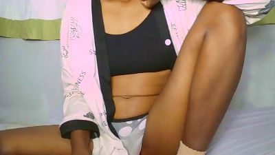 lapoaly1 live cam on Cam4