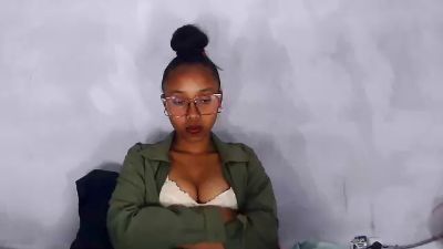 lapoaly1 live cam on Cam4
