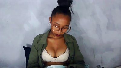 lapoaly1 live cam on Cam4