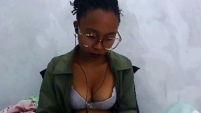 lapoaly1 live cam on Cam4