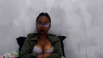 lapoaly1 live cam on Cam4