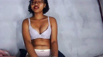 lapoaly1 live cam on Cam4